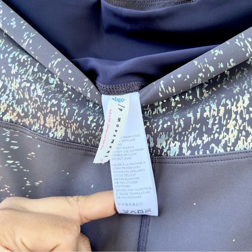 FREE PEOPLE MOVEMENT | NWOT TIDE IS HIGH LEGGINGS IN RAINBOW REFLECTIVE LARGE - Picture 5 of 8